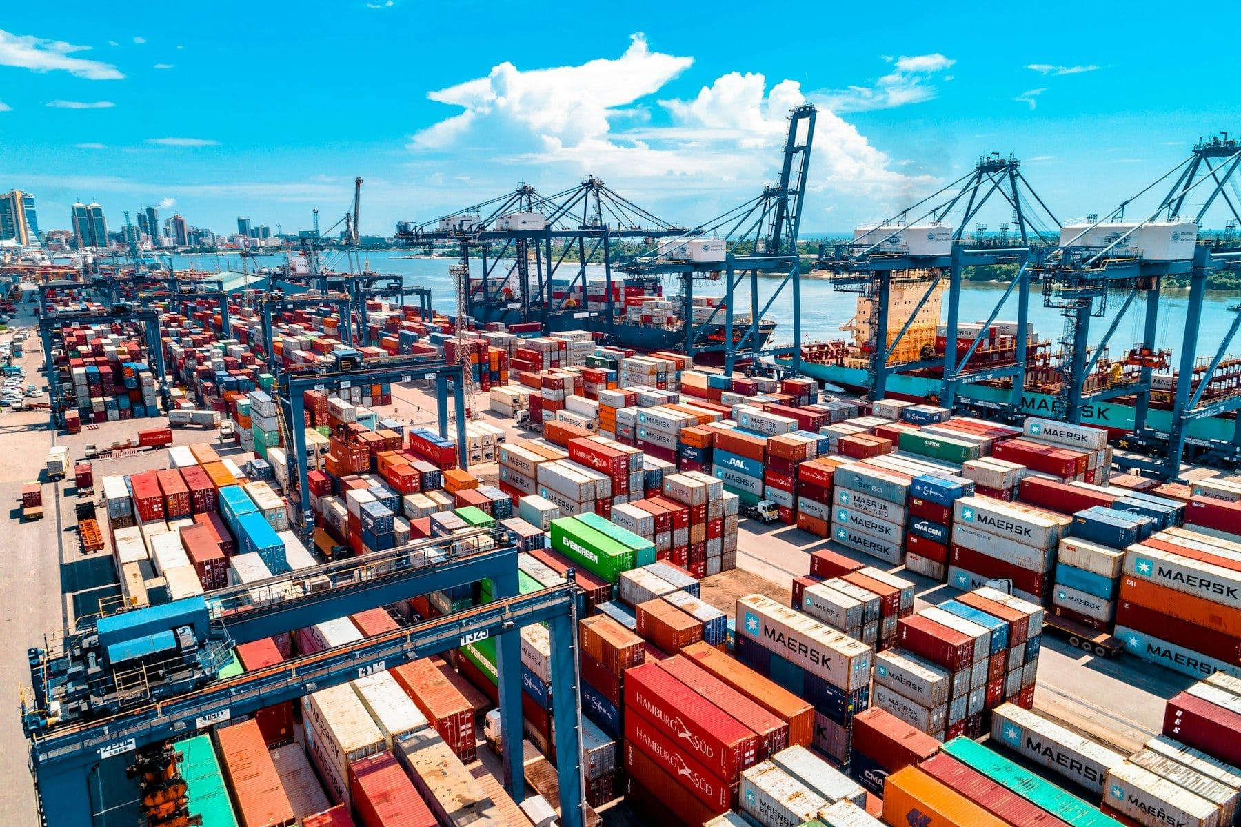Container terminal with stacked containers